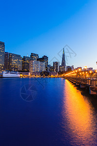 加利福尼亚州旧金山码头7日落假期海洋地标景观天际建筑学市中心城市蓝色天空图片
