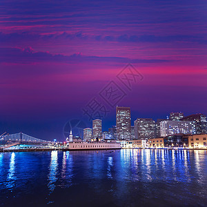 来自加州7号码头的 旧金山日落天空景观摩天大楼城市日落建筑学假期反射市中心地标天空图片