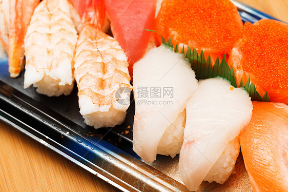 各种日本寿司便当鱼片盒子美食午餐图片