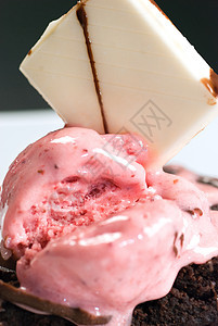 草莓冰淇淋奶油馅饼咖啡可可糖浆覆盆子食物甜点美食巧克力图片
