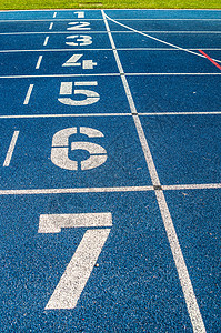 运行轨道竞赛蓝色体育场起跑线运动车道图片