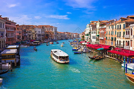 威尼斯假期游客蓝色景观历史性地标建筑运河旅游船夫图片