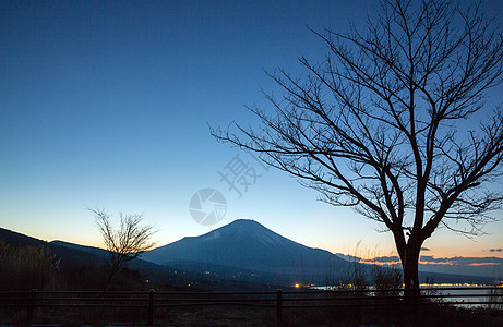 藤山日落图片