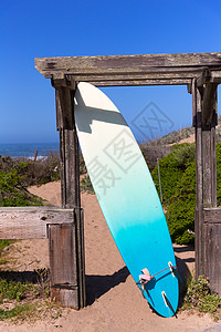 Cabrillo公路1号海滩上的加利福尼亚冲浪板图片