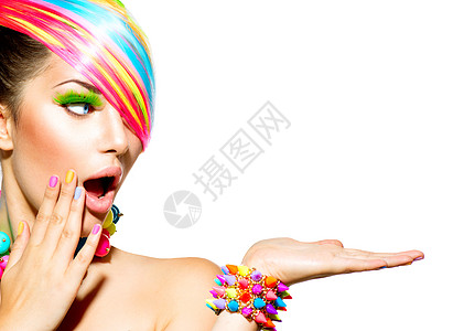 美容化妆 发型 指甲和服饰的美女派对快乐化妆品头发美甲女孩睫毛彩虹情绪销售量图片