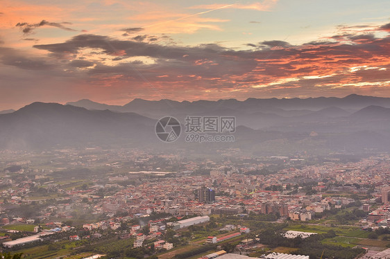 戏剧性日落埔里晴天天际牧歌旅行爬坡阳光风景场景天空图片