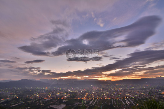 戏剧性日落阳光场景风景旅行牧歌天空埔里爬坡晴天天际图片