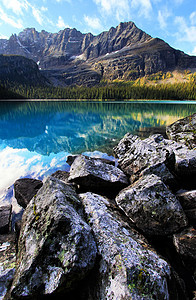 加拿大不列颠哥伦比亚省约霍国家公园奥哈拉湖森林高山公园蓝色高原荒野天空冰川国家风景图片