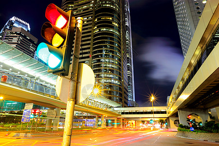 城市的交通灯景观信号灯建筑驾驶红绿灯场景商业街道运动运输图片