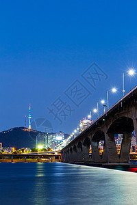 首尔市夜间风景办公室天空团伙交通日落场景景观天际城市图片