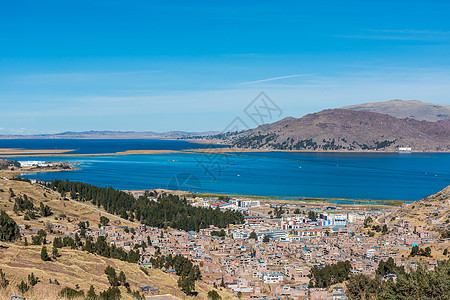 秘鲁安第斯普诺秘鲁西部的提喀卡湖空中观察图片