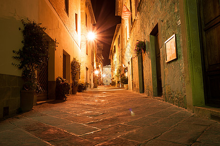 意大利皮恩扎狭窄小巷图片