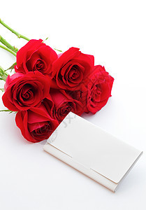 红玫瑰和礼品卡图片