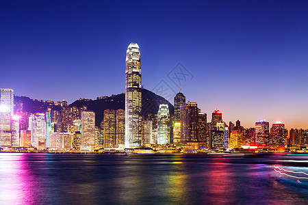 晚上在香港企业天际金融地标城市办公室大楼建筑景观摩天大楼图片