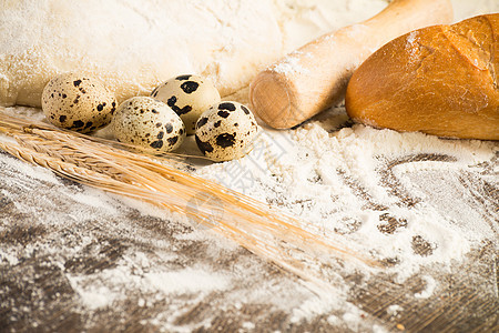 面粉 鸡蛋 白面包 小麦耳朵烹饪干旱大麦蛋糕木头厨房农业味道酵母乡村图片