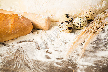 面粉 鸡蛋 白面包 小麦耳朵面团鹌鹑烘烤乡村玉米早餐木头蛋糕农业桌子图片