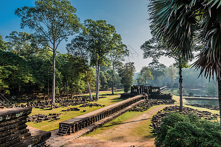 Baphuon 寺吴哥通柬埔寨考古佛教徒地标旅行地方宗教废墟目的地寺庙高棉语图片