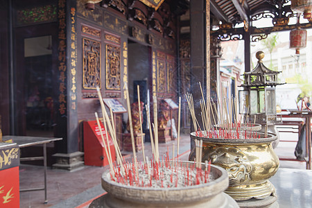 在中国寺庙烧Joss树枝图片