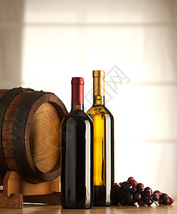 以桶和葡萄挑选葡萄文化酒杯餐厅玻璃健康饮食奢华桌子白酒品酒静物图片