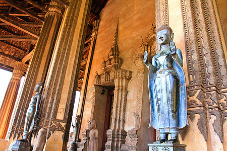 老挝万象的铜佛雕像房屋大厅文化山楂青铜佛教徒艺术寺庙雕塑历史图片