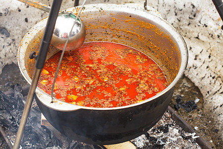 鎏金铜缸热的番茄高清图片