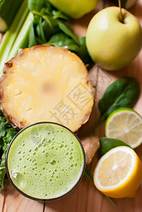 健康绿色脱毒汁活力菠萝黄瓜食物营养水果饮料蔬菜玻璃薄荷图片