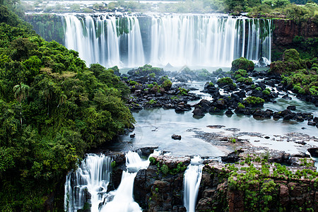 伊瓜苏瀑布 世界上最大的瀑布系列 位于巴西和阿根廷边境 从巴西一侧看蓝色裂缝裂痕国家旅行峡谷风景旅游激流流动图片