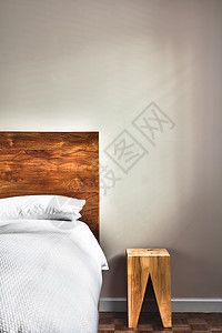 美丽 清洁和现代床居室装饰寝具硬木床头板床头家具酒店房间房地产枕头图片