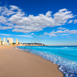 西班牙海滩波浪地平线城市蓝色天际社区摩天大楼天空公寓海洋图片
