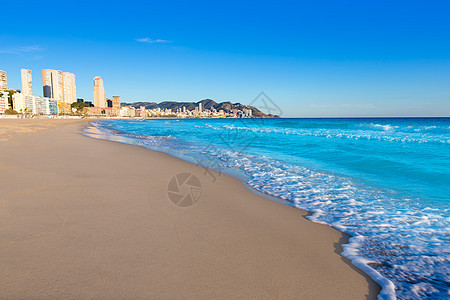 西班牙海滩酒店城市波浪地标天际公寓蓝色摩天大楼社区地平线图片