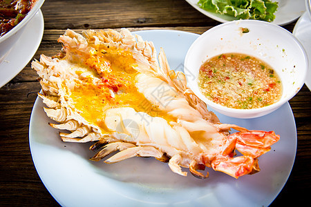 泰国大虾Rosenbergii的灰状新鲜大虾美味餐厅厨房动物市场海洋食物沼虾奢华甲壳图片