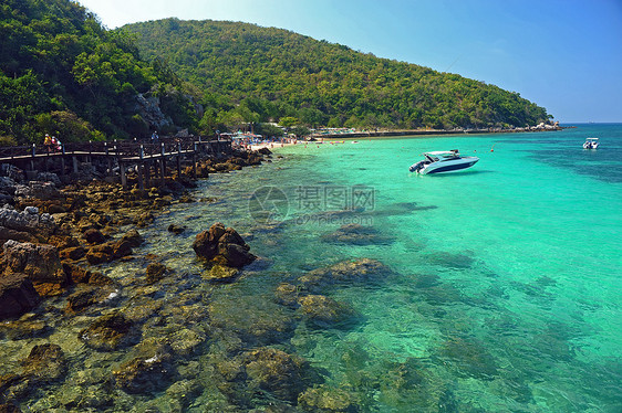 泰国帕塔亚PattayaKoh Larn的蓝色天空日海景岛屿旅行天空友谊天气海滩季节风景勘探摩托车图片