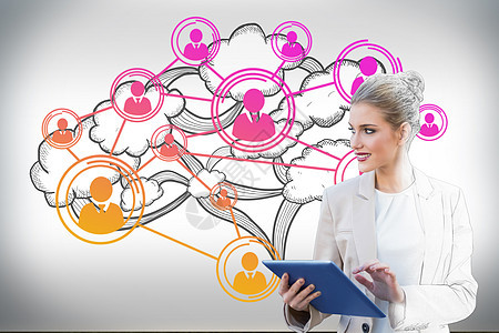 金发女商务人士使用带有云计算图形的平板电脑触摸屏绘图女性药片商务套装计算机商业女士技术图片