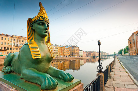 埃及狮身人面像和在彼得堡的Neva堤岸图片