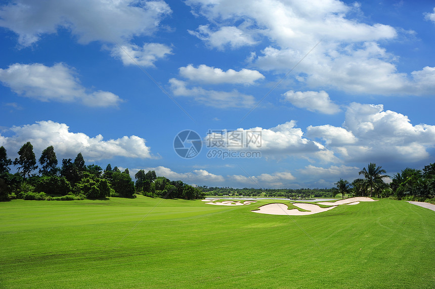 高尔夫课程公园摄影阳光场地天空季节田园园景草地树木图片