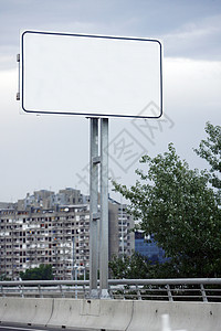用于广告的空空广告公告牌运输基础设施帆布骑术营销街道横幅公共汽车机构注意力背景图片
