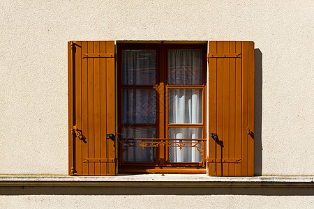 窗户房子玻璃木头遗产城市安全石头窗帘反射街道图片