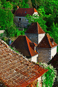 红色平铺历史性建筑城市森林山墙瓷砖烟囱房子贫民窟景观图片
