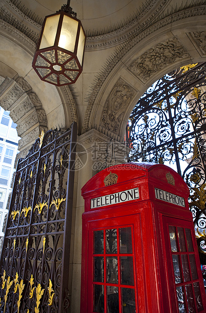 伦敦红电话箱红色民众建筑学电话城市旅游历史性皇家传统电话亭图片