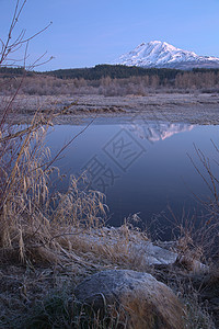 日出特鲁特湖亚当斯山吉福德平斯托国家荒野森林旅行风景山脉全景树木环境公园图片