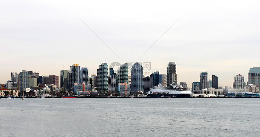 圣地亚哥天线旅游天际港口反射高楼海岸场景码头商业海岸线图片