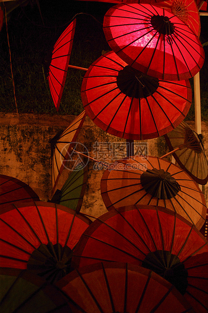 老挝夜间市场伞图片