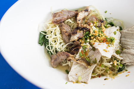 亚洲猪肉面猪肉洋葱盘子食物午餐蔬菜烹饪鱼丸面条东炎图片