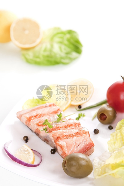 美味鲑鱼海鲜烹饪鱼片营养蔬菜洋葱盘子草本植物牛扒美食图片