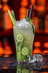 黄瓜莫基托酒吧液体红色摄影对象冰块柠檬玻璃饮食绿色图片
