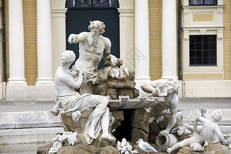 维也纳Shonbrunn城堡喷泉神话公主历史雕像纪念碑草地公园风格文化建筑图片