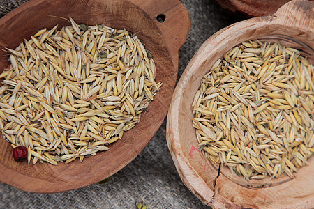 木碗中的小麦营养面包植物粮食棕色饮食白色种子碎粒谷物图片