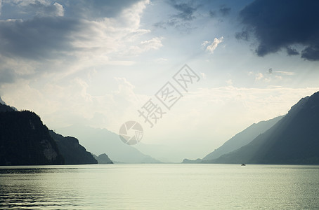 布拉尼兹湖山脉旅游岩石房屋建筑物自由池塘边缘高山海岸线图片