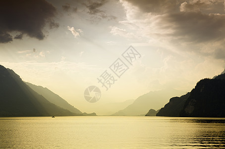 布拉尼兹湖高山岩石旅行太阳顶峰建筑物房屋山脉海岸线远景图片