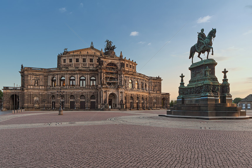 德累斯顿的永恒歌剧院地标雕像建筑街道雕塑正方形景点纪念馆城市男人图片